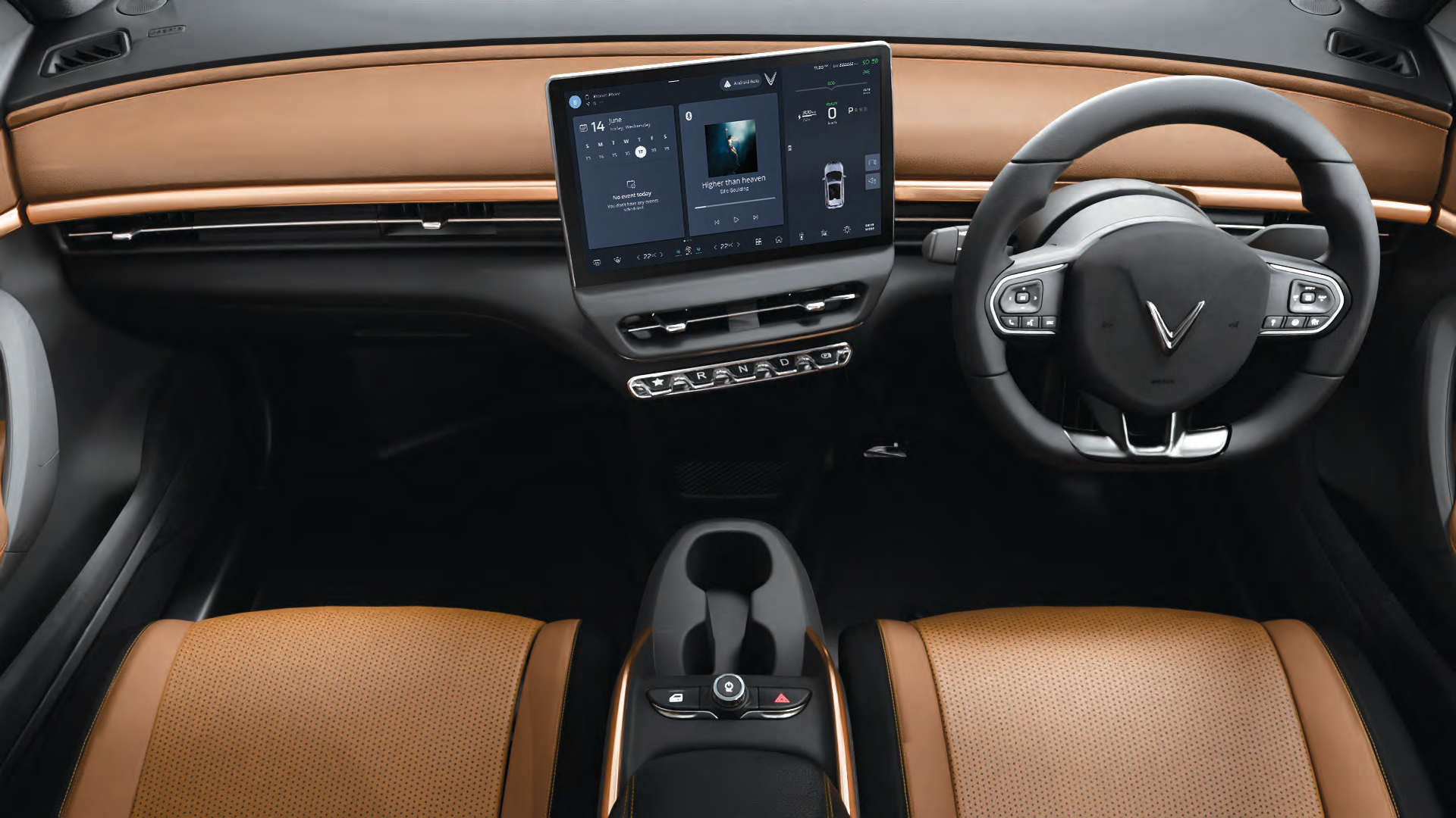 VinFast VF 7 — 32.76 cm (12.9-inch) driver-oriented touchscreen