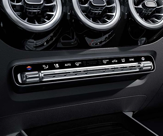 Mercedes-Benz GLA, THERMOTRONIC automatic climate control with two temperature zones