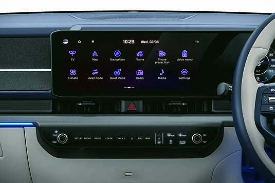 Kia Carens Clavis EV, Dual Panoramic Display touchscreen with EV and navigation menus