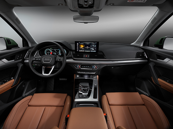 Audi Q5, Driver-focused cabin with brown leather upholstery, the Virtual Cockpit and MMI touch display.