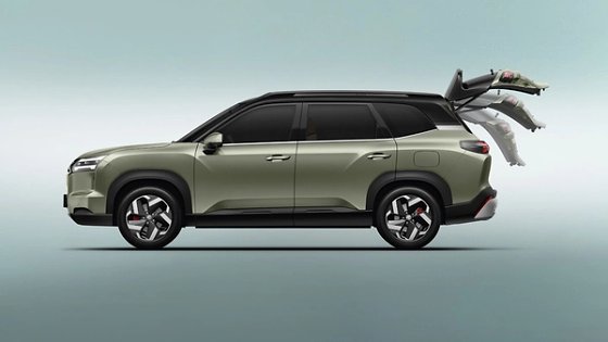 MG Hector Tomahawk EV, Powered tailgate on the Essence for hands-free loading