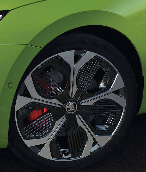 Skoda Octavia RS, 19-inch Elias alloy wheels with red brake calipers.