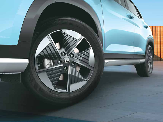 Hyundai Creta Electric, R17 (D=436.6 mm) aero alloy wheels with low rolling resistance tyres