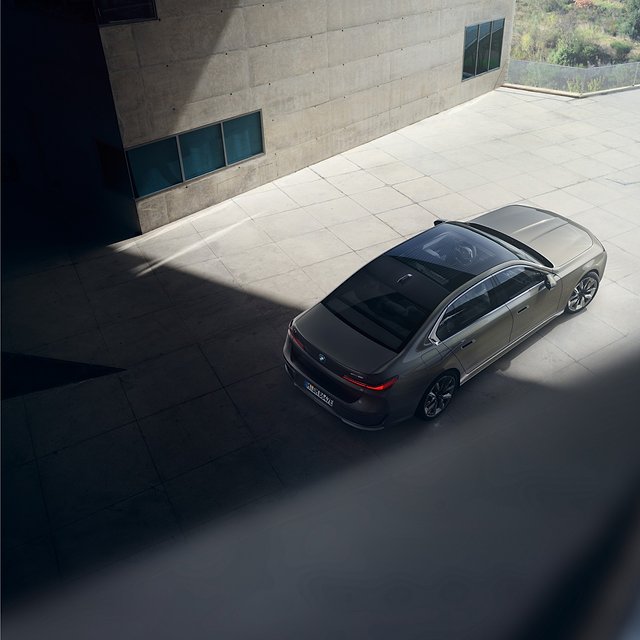 BMW i7 photo
