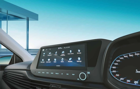 Hyundai i20, 26.03 cm (10.25″) HD touchscreen infotainment and navigation system