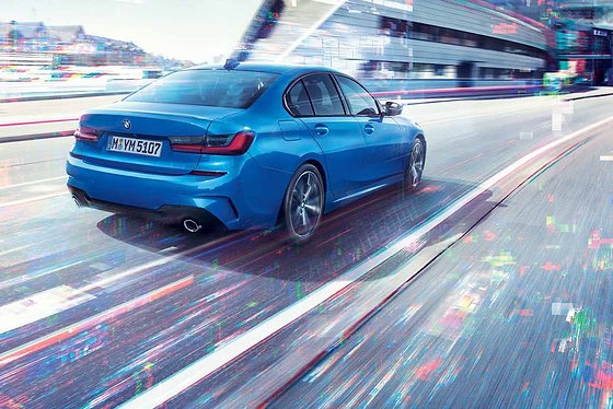 BMW 3 Series LWB, Wide rear track with slim LED tail-lights