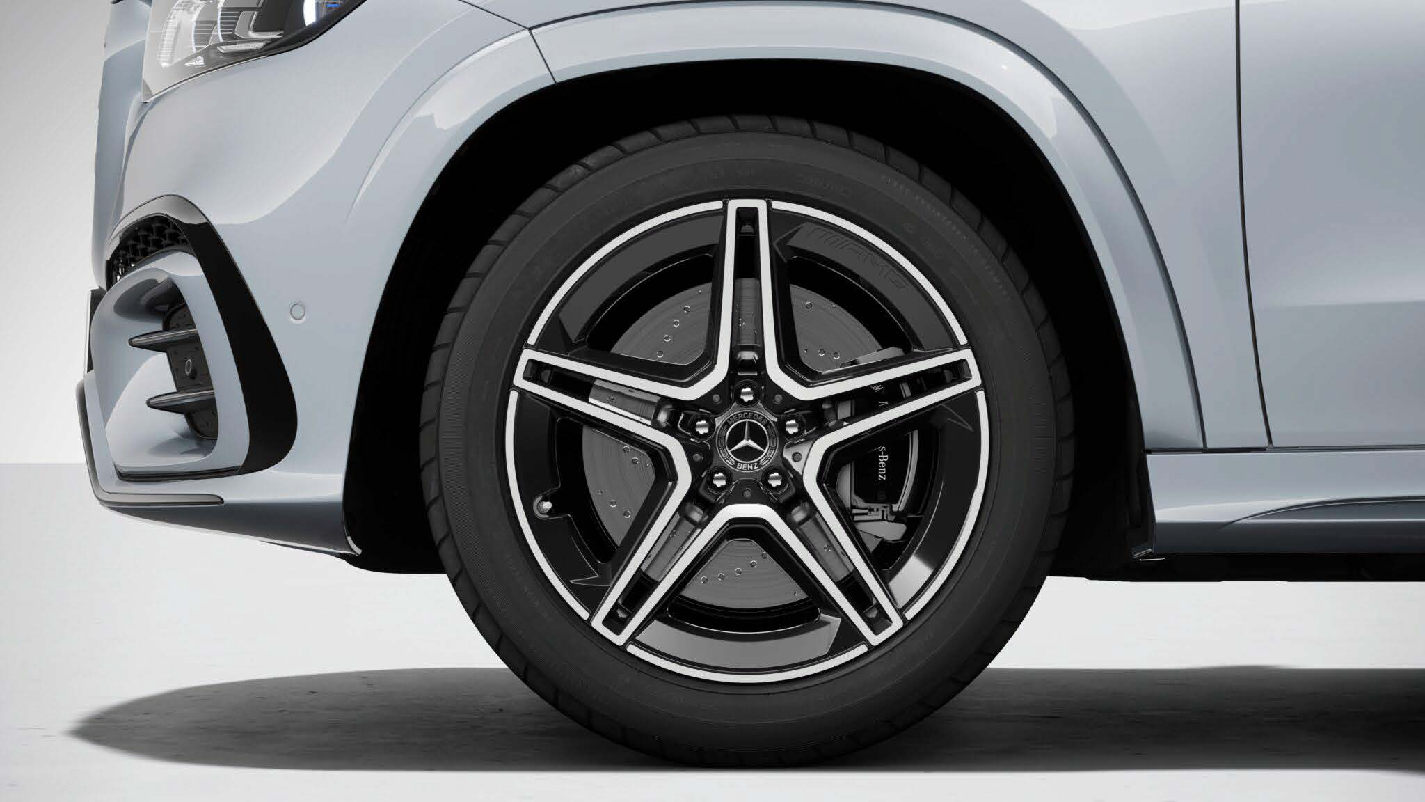 Mercedes-Benz GLS — 53.3 cm (21-inch) AMG 5-twin-spoke light-alloy wheels