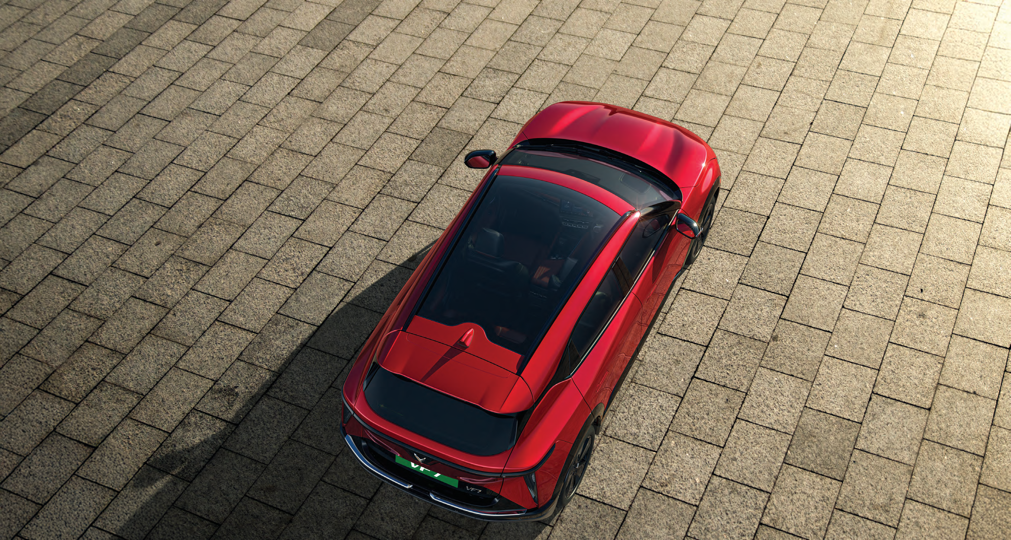 VinFast VF 7 — Edge-to-edge panoramic glass roof