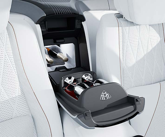 Mercedes-Benz Mercedes-Maybach GLS, MANUFAKTUR rear refrigerator compartment with silver champagne flutes