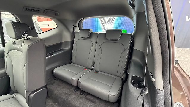 VinFast VF MPV 7 photo