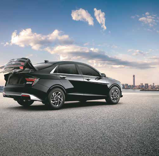 Hyundai Verna — Smart trunk with hands-free auto-open