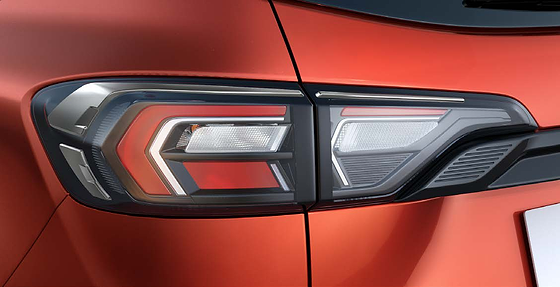 Renault Triber, LED tail lamps with a connected light signature