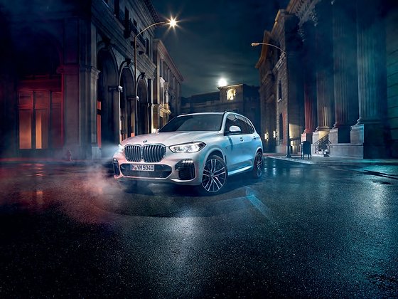 BMW X5, Athletic presence under dramatic lighting