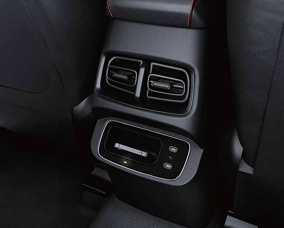 Hyundai Creta N Line, Rear AC vents with rear wireless charger